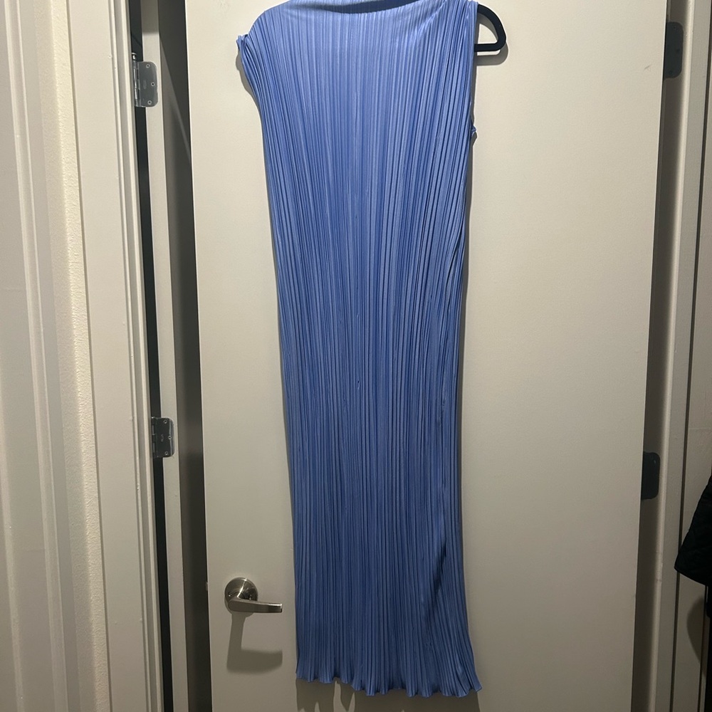Elegant Blue Pleated Dress